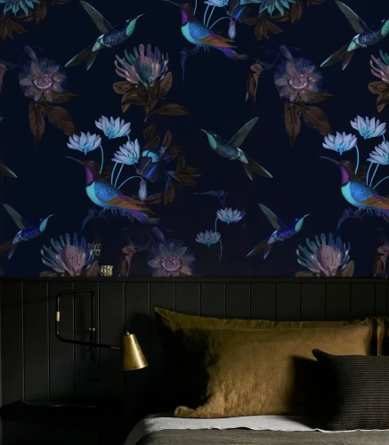 Tapeta za łóżkiem Toxic Hummingbirds Wallcolors.webp