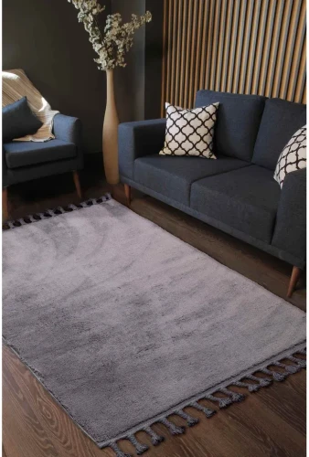 Dywan pluszowy Loren szary z frędzlami aranżacja