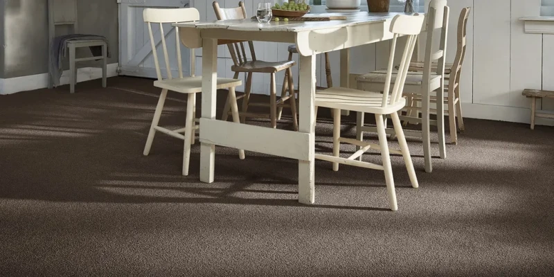 Wykładzina dywanowa AW Lumina 45 w jadalni