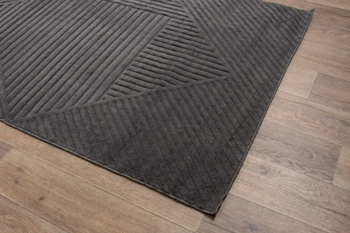Dywan art deco 3d Dywilan Juno 1 E132AA anthracite na ciemnej podłodze