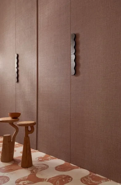 Tapeta w kolorze mahoniu Casamance Palmadora 76702752 Sierra.webp