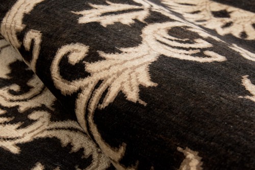 Dywan orientalny wełniany Gabbeh - zbliżenie na runo dywanu z widocznym ręcznym tkaniem