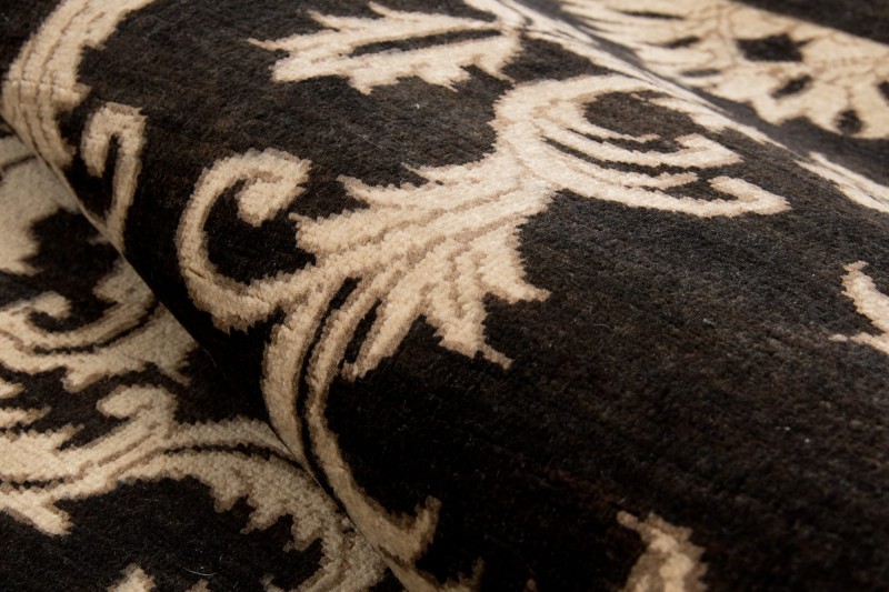 Dywan orientalny wełniany Gabbeh - zbliżenie na runo dywanu z widocznym ręcznym tkaniem