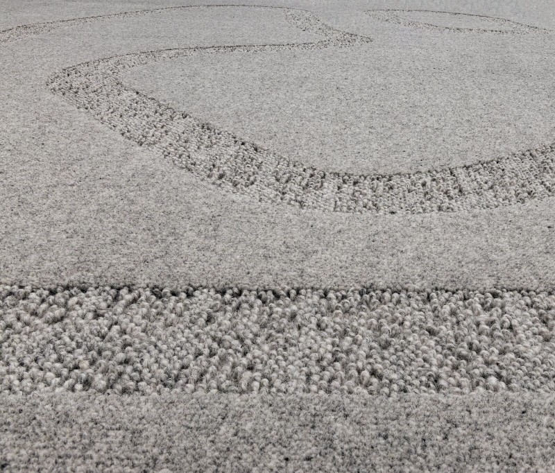 Dywan wełniany Agnella Ladnini Morphic Blooms szary dywanywitek (5).jpg