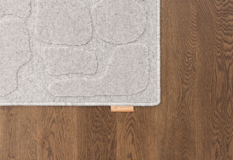 Dywan-wełniany-Agnella-Ladnini-Morphic-Dunes-jasny-szary-dywanywitek (8)