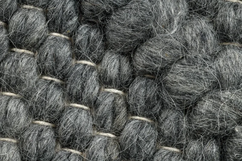 Dywan wełniany płaskotkany Tahar 99001K antracyt - zbliżenie runa