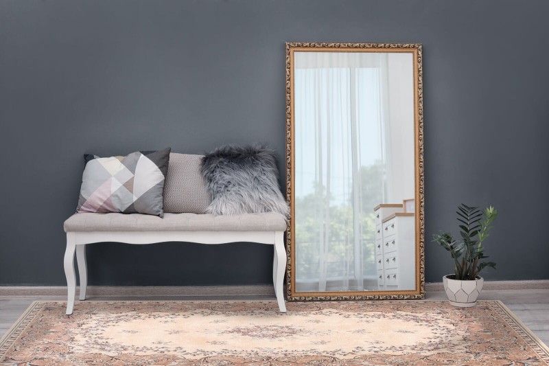 Dywan wełniany Agnella Isfahan Dafne alabastrowy w przedpokoju