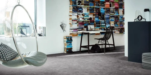 Wykładzina dywanowa  w pokoju młodzieżowym AW Illusion 97 szara