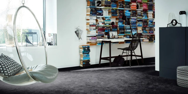 Wykładzina dywanowa  w pokoju młodzieżowym AW Illusion 98 antracyt