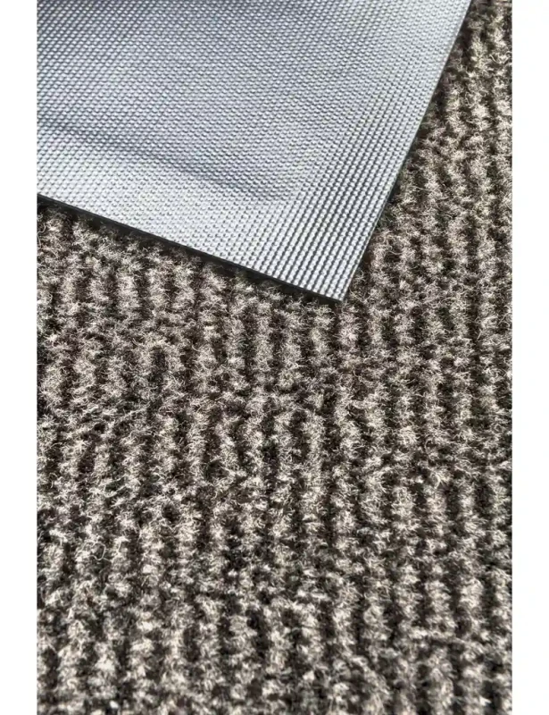 Antypoślizgowy spód wycieraczki podgumowanej Liguria brąz