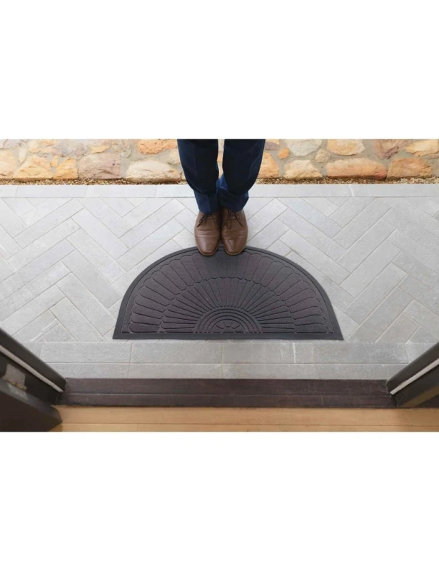 Wycieraczka podgumowana Tivoli Rozeta Półokrąg szary przed drzwiami wejściowymi