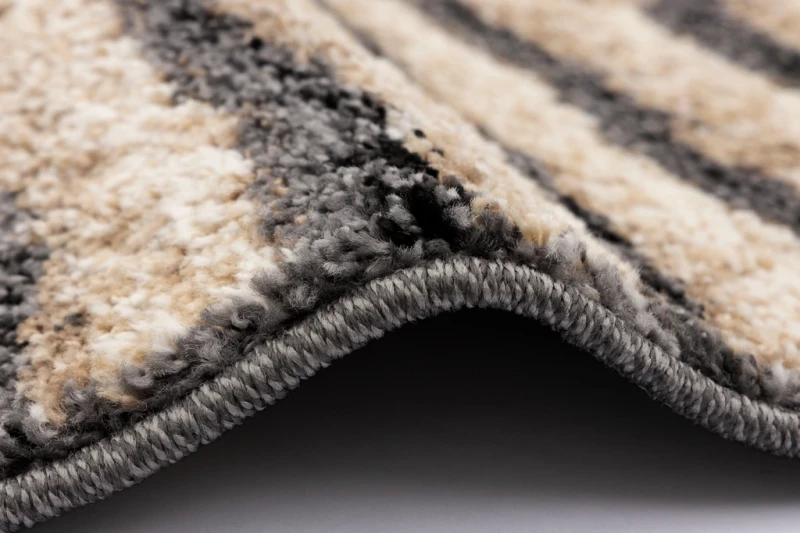 Dywan syntetyczny FD Avanti Jurata czarny obszycie