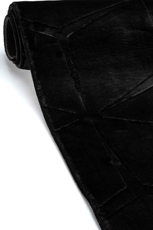 Dywan pluszowy Alaska geometria czarny - bok