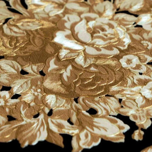 Czarna tapeta ze złotymi ornamentami  Versace 37055-3.webp