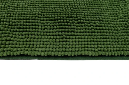 Krawędź zielonego dywanika łazienkowego Chenille soft