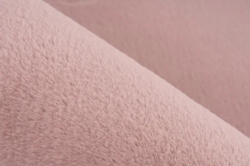 Zbliżenie runa dywanu Lalee Hides Paradise PAR 400 pastel pink