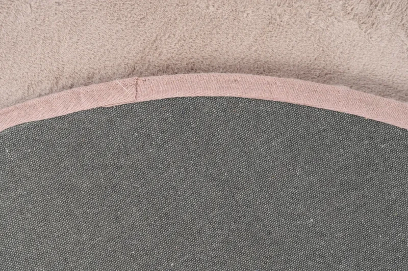 Spód dywanu koło pluszowego Lalee Hides Paradise PAR 400 pastel pink
