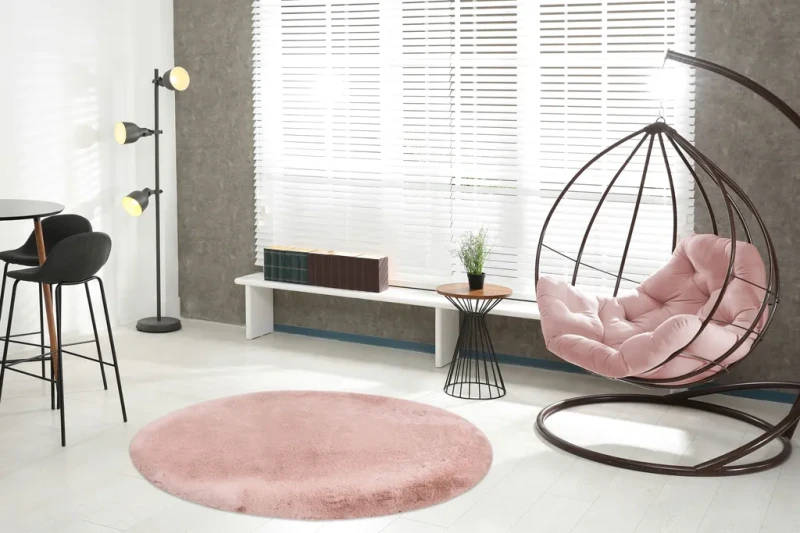 Dywan okrągły pluszowy Lalee Hides Heaven HEA 800 powder pink do pokoju