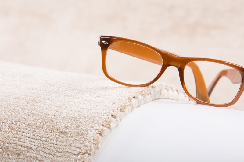 Bok beżowego dywanu Obsession Maori MAO220