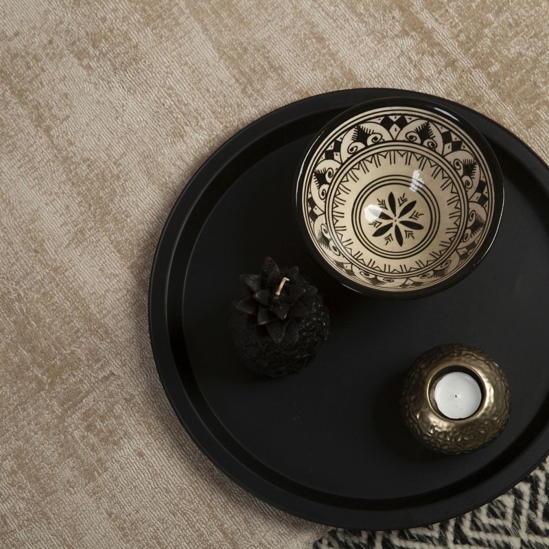 Runo beżowego dywanu Obsession Maori MAO220 beige