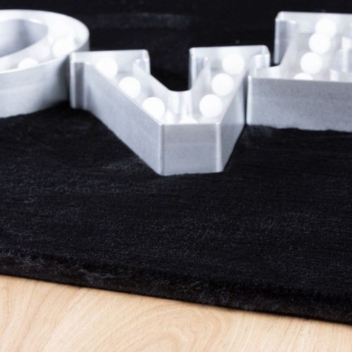 Bok czarnego dywanu pluszowego Obsession Cha Cha CHA535