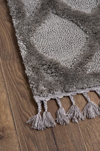 Zbliżenie na runo 3D z geometrycznym wzorem i frędzlami dywanu Berber 6844