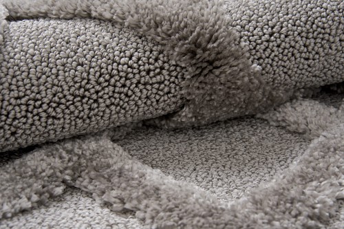 Zbliżenie na dwie wysokości runa z pętelkami