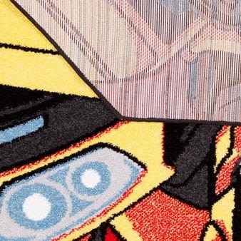 Dywan FD Tech Autobot czerwony - zbliżenie na runo i spód dywanu