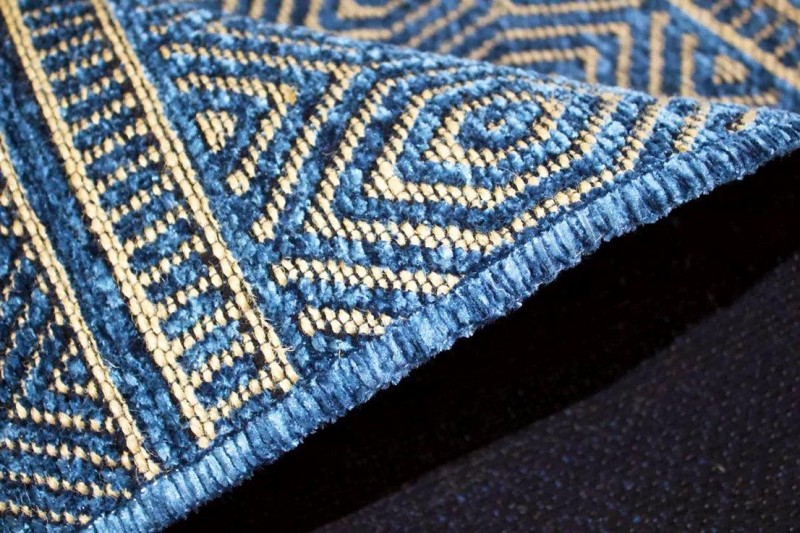 Runo niebieskiego dywanu nowoczesnego Saran G001