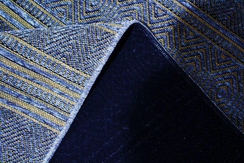 Spód niebieskiego dywanu nowoczesnego Saran G001