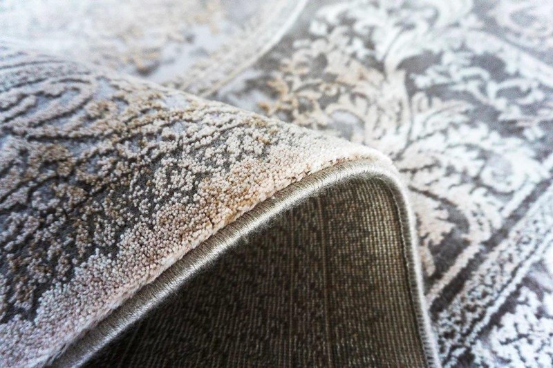 Spód beżowego dywanu klasycznego Mitra 3003