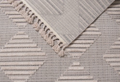 Spód szarego dywanu boho Monaco 135A