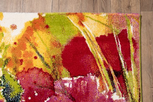 Detal dywanu w kwiaty Folklore J039A