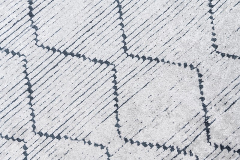 Zbliżenie runa dywanu szarego w geometryczny wzór 931 Print Toscana